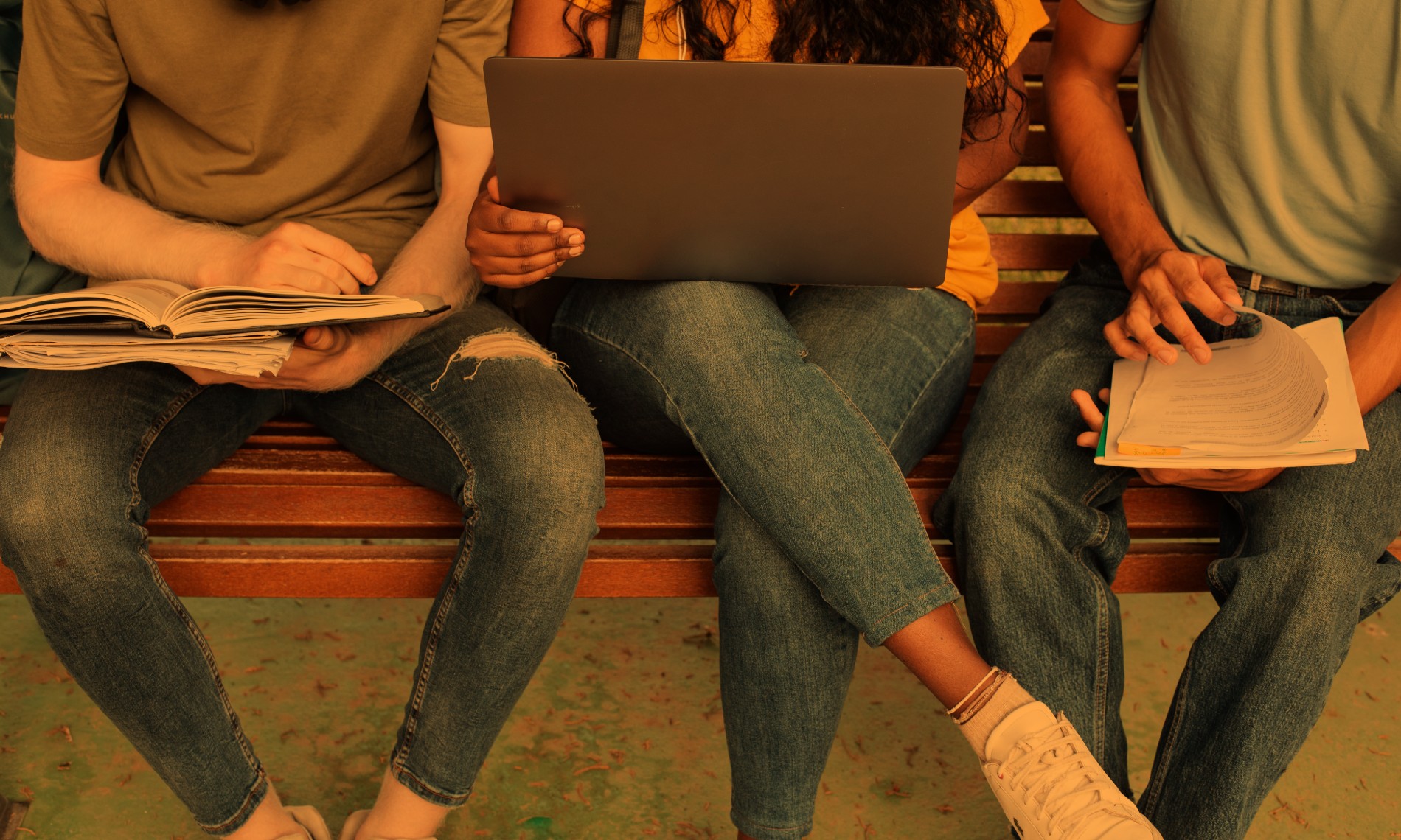 Multigenerational Leadership in Distributed Teams